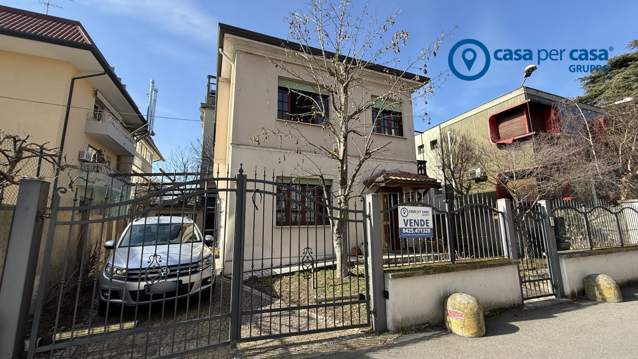 Villa singola in centro a Rovigo con giardino esclusivo