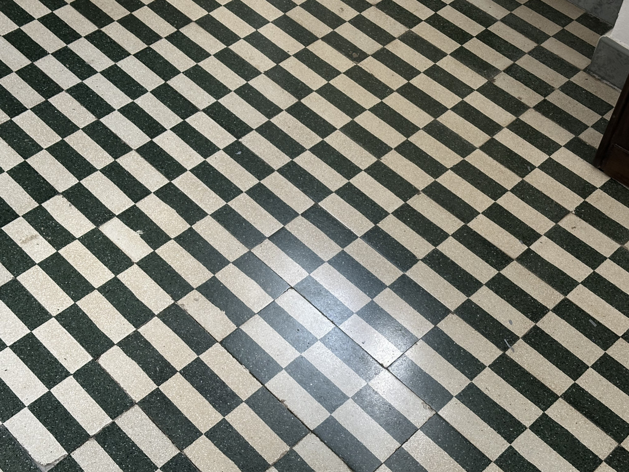 4846045 9