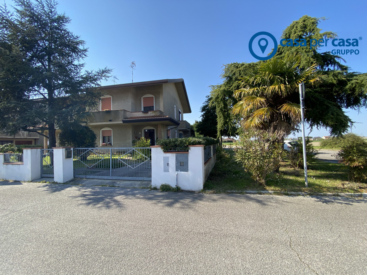 Bifamiliare abitabile da subito con giardino