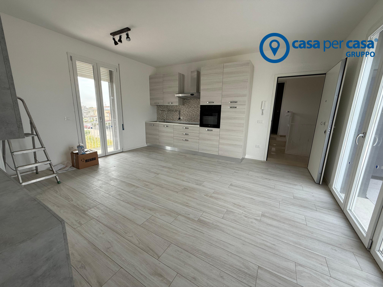 Bilocale con terrazzo e garage